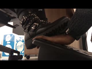 20min of hand crush   trample under arianas (on phone) boots - candid 14